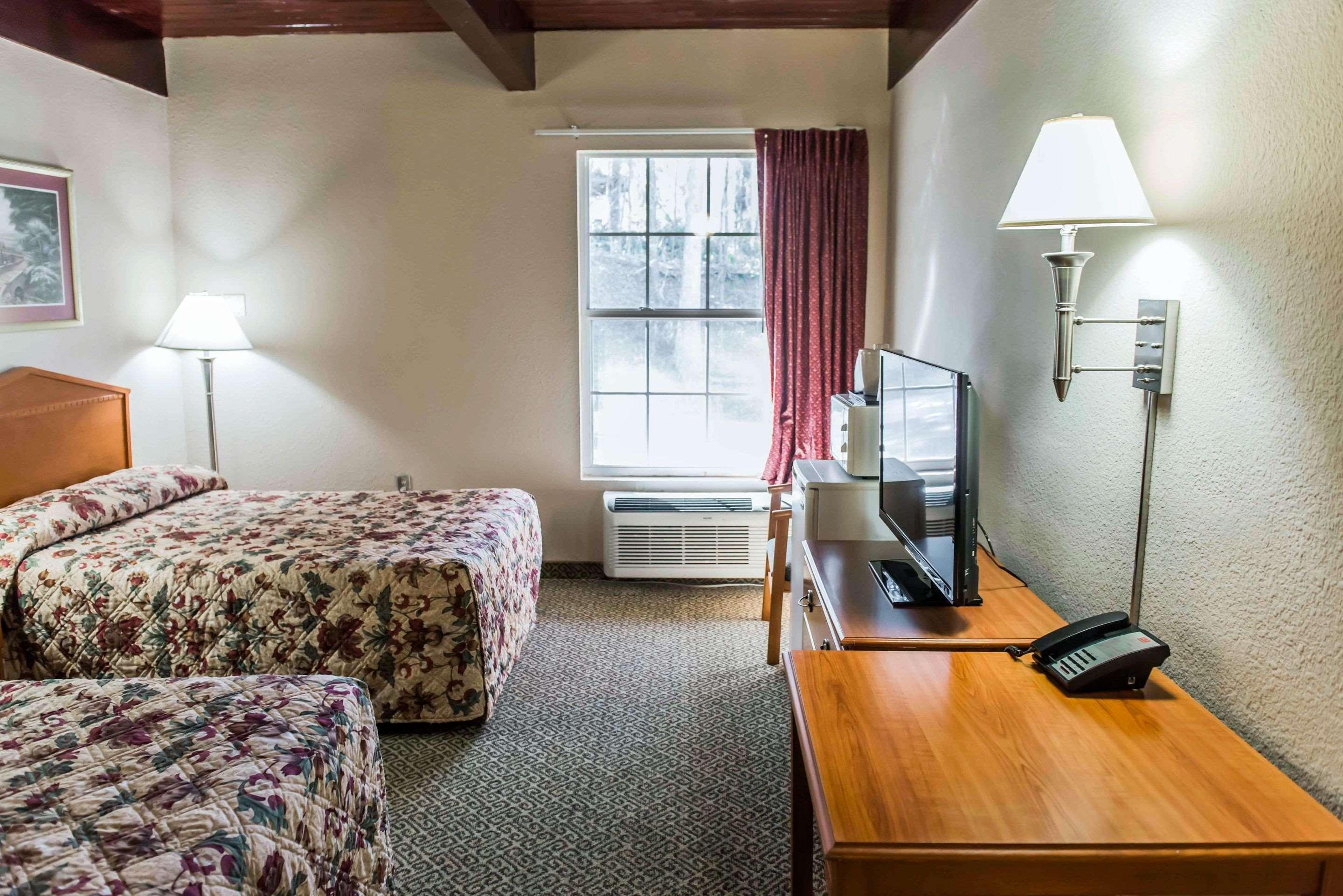 Econo Lodge Tallahassee Near Capital -University מראה חיצוני תמונה