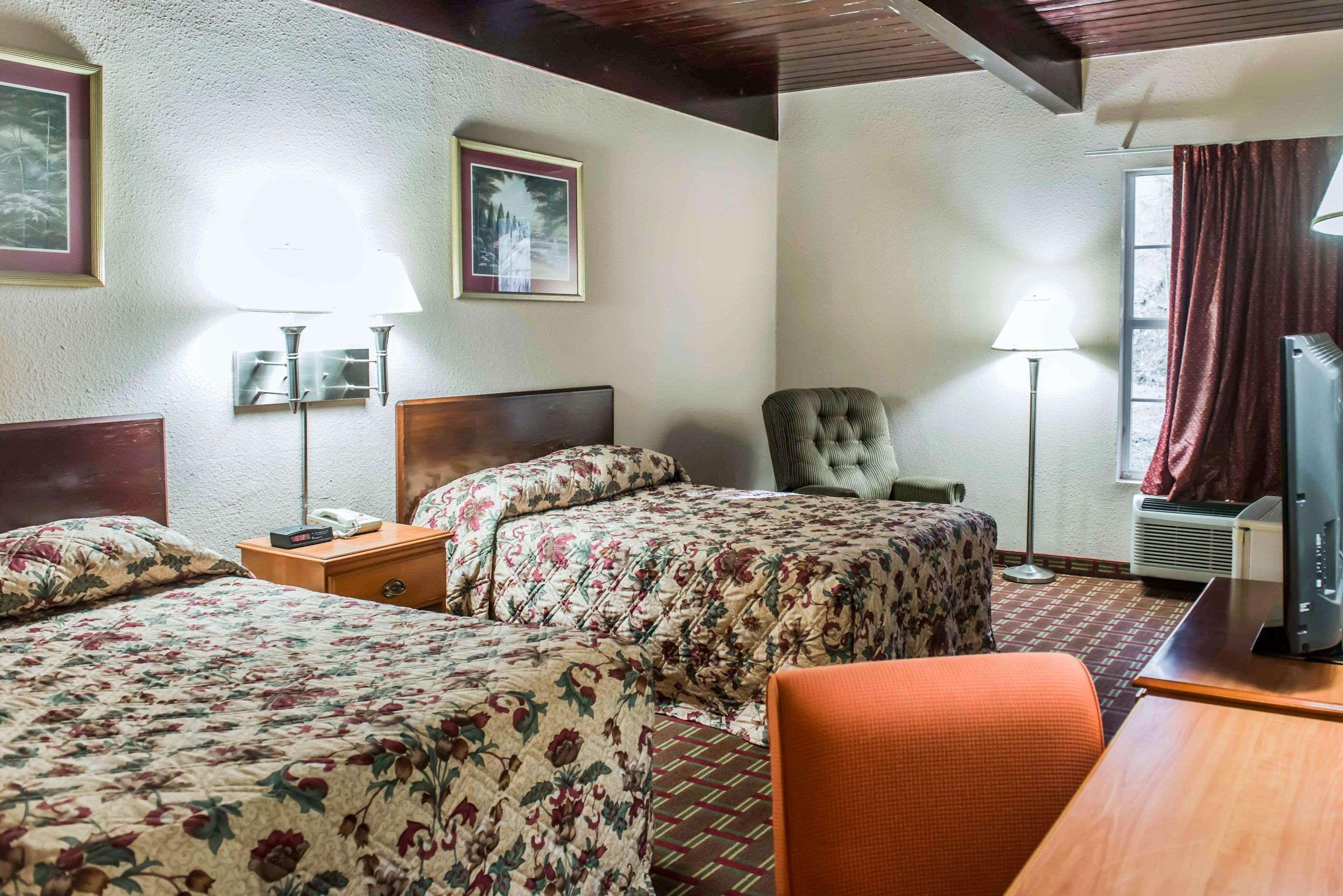 Econo Lodge Tallahassee Near Capital -University מראה חיצוני תמונה