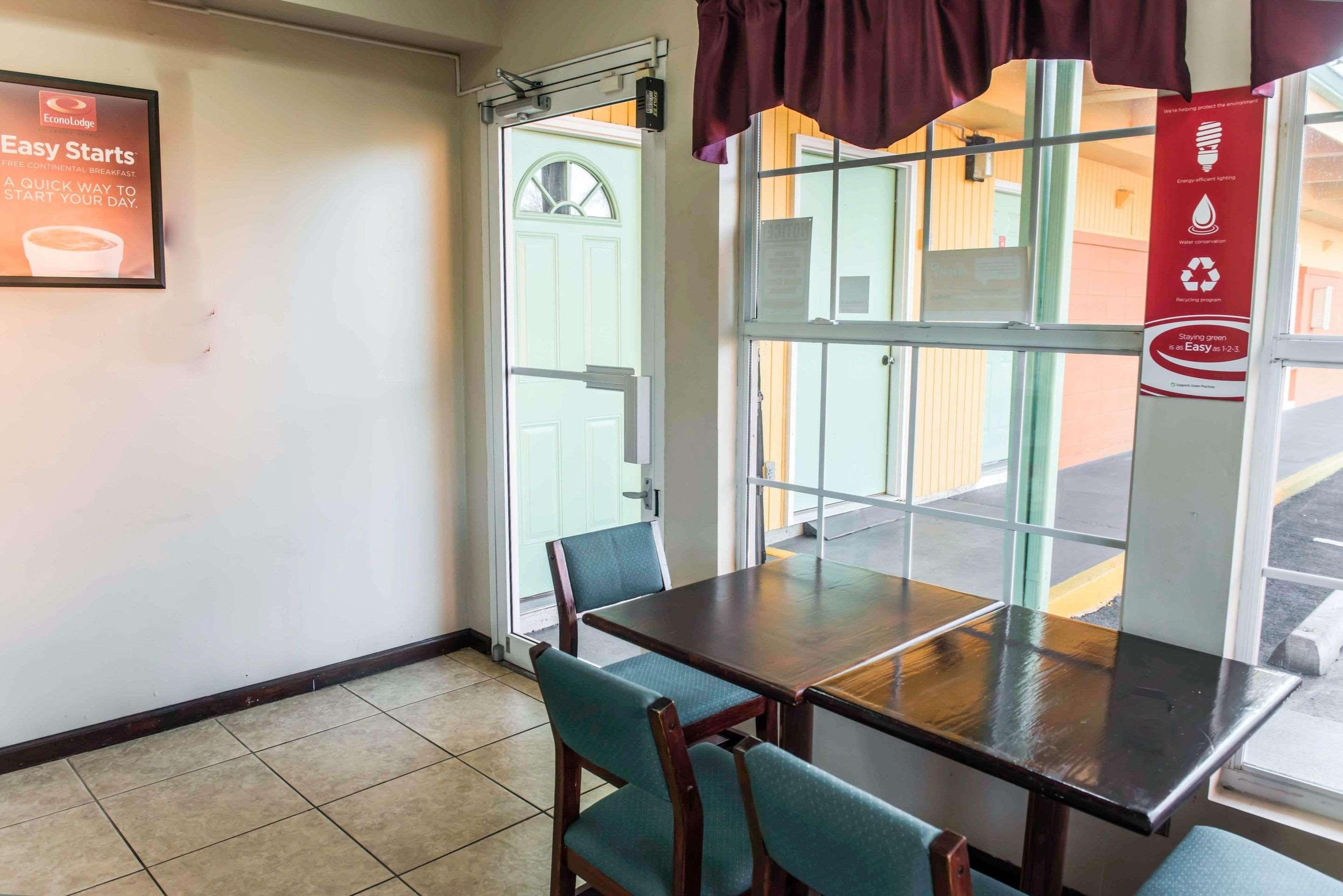 Econo Lodge Tallahassee Near Capital -University מראה חיצוני תמונה