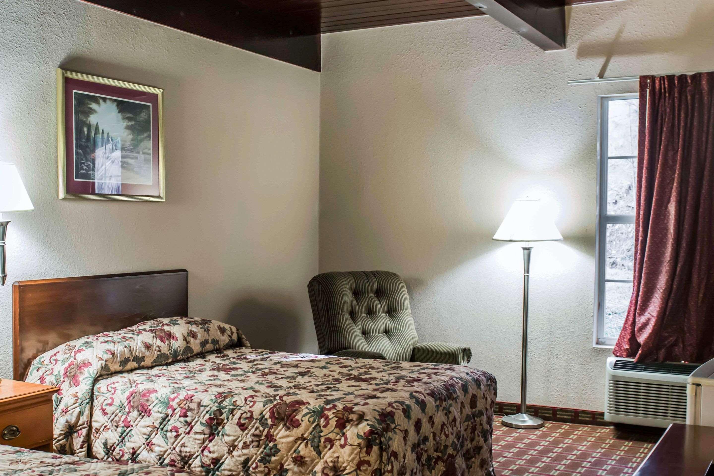 Econo Lodge Tallahassee Near Capital -University מראה חיצוני תמונה