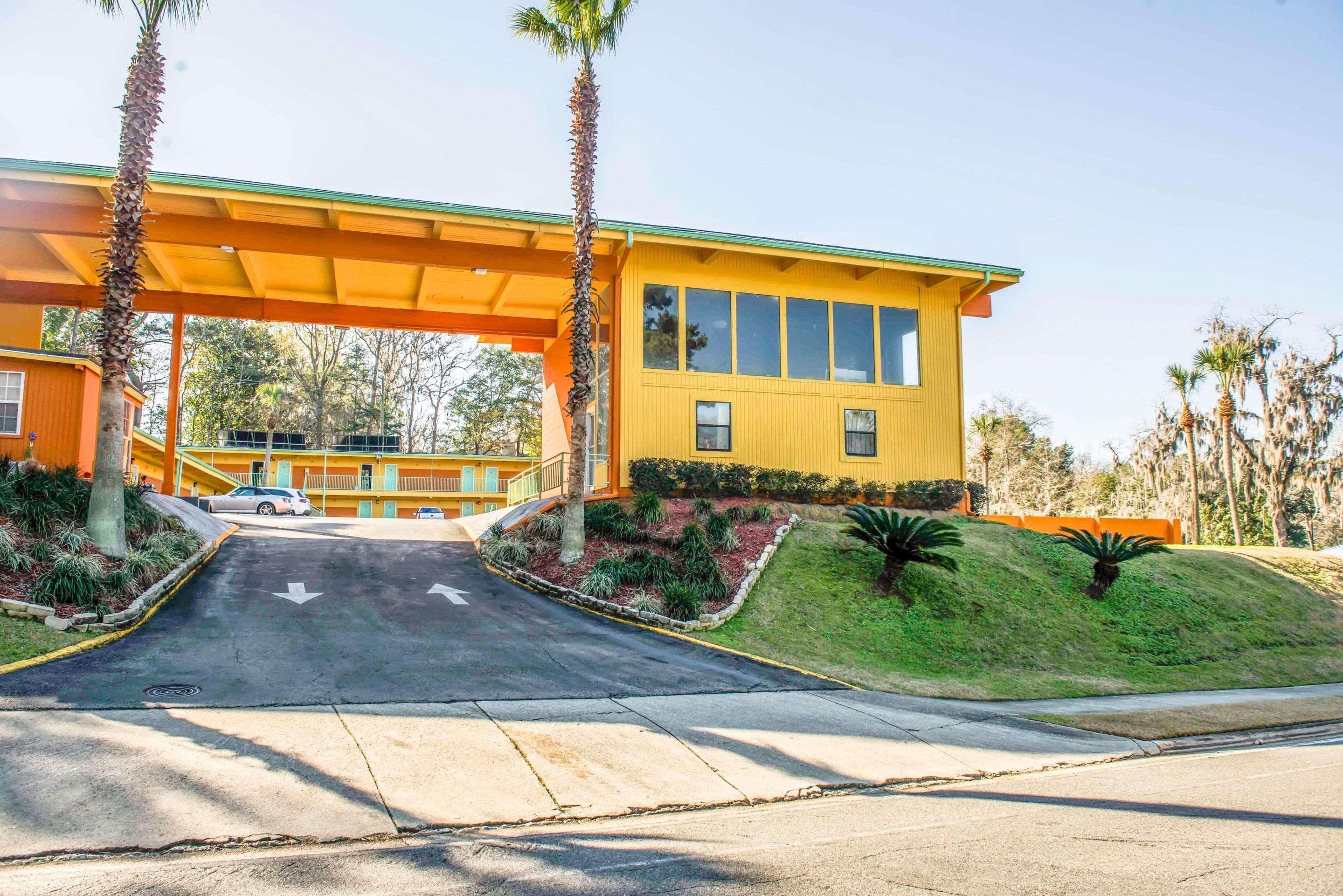 Econo Lodge Tallahassee Near Capital -University מראה חיצוני תמונה